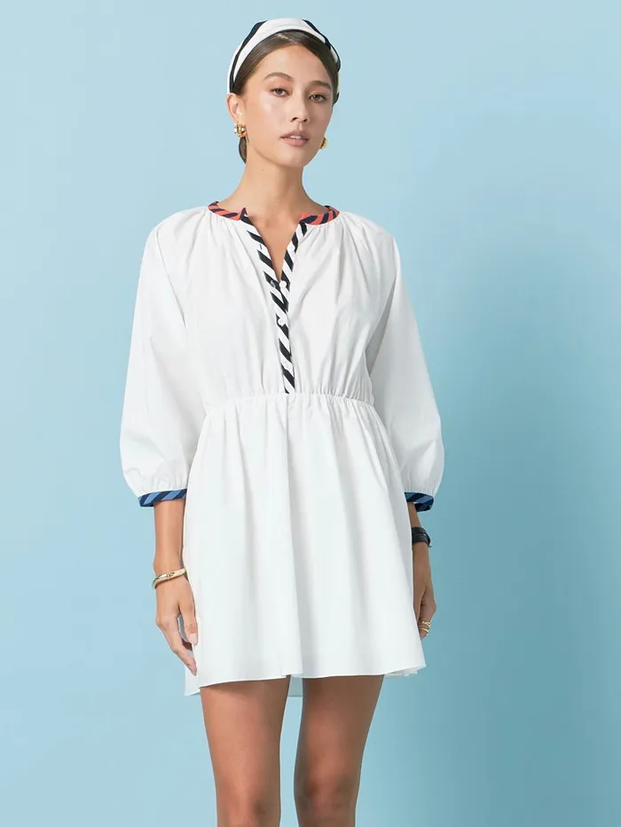 Earrings 27 August Apparel IncEnglish FactoryEndless Rose Kyla Poplin Shirt Dress