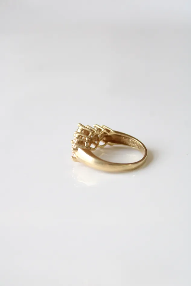 Jubilee Thrift Cubic Zirconia Cluster 14KT Yellow Gold Ring Size 8 Rings