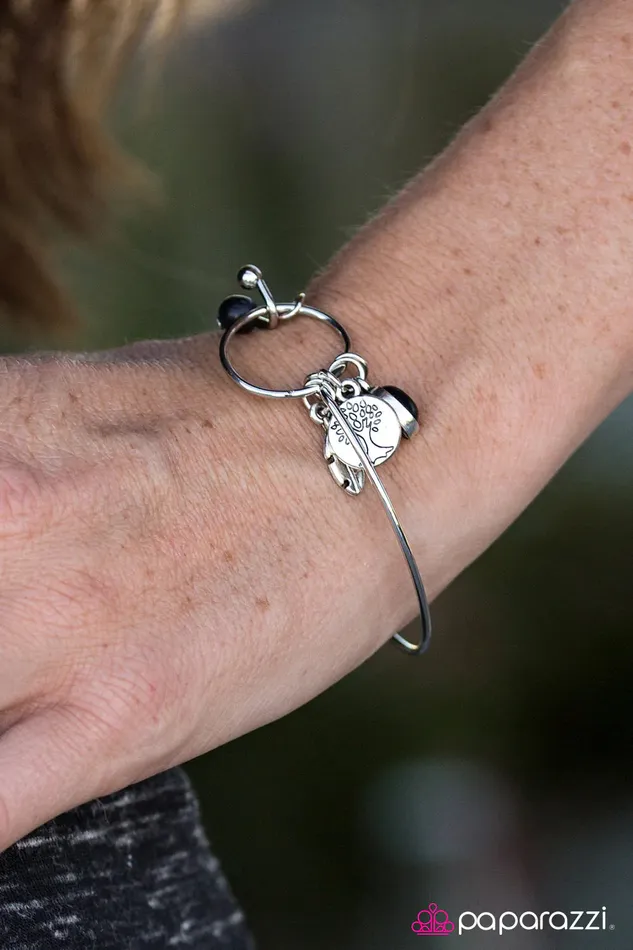 Bracelets Paparazzi Jewelry Paparazzi Bracelet What On Earth Black