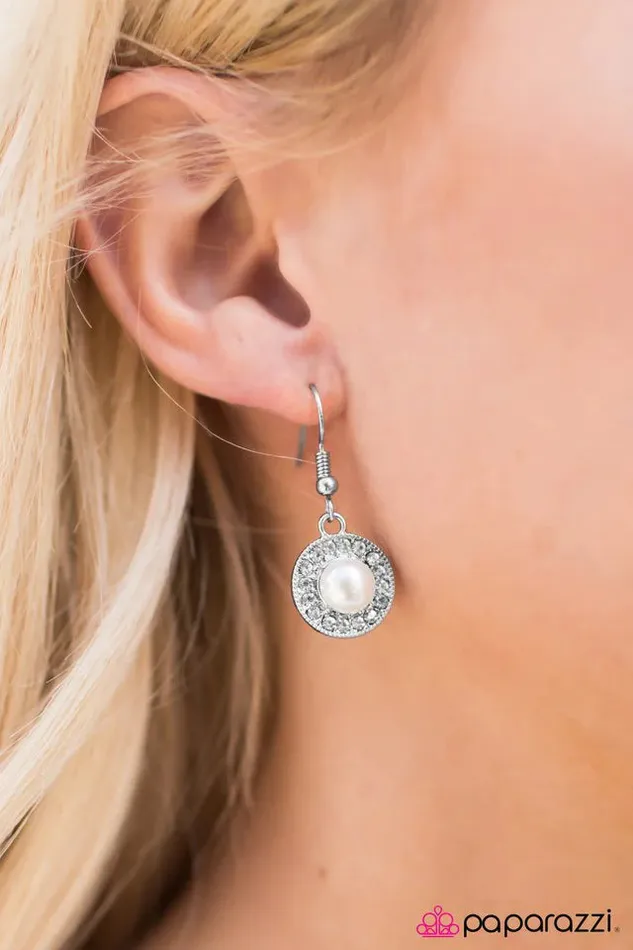 Earrings Paparazzi Jewelry Paparazzi Earring Oceans Apart White