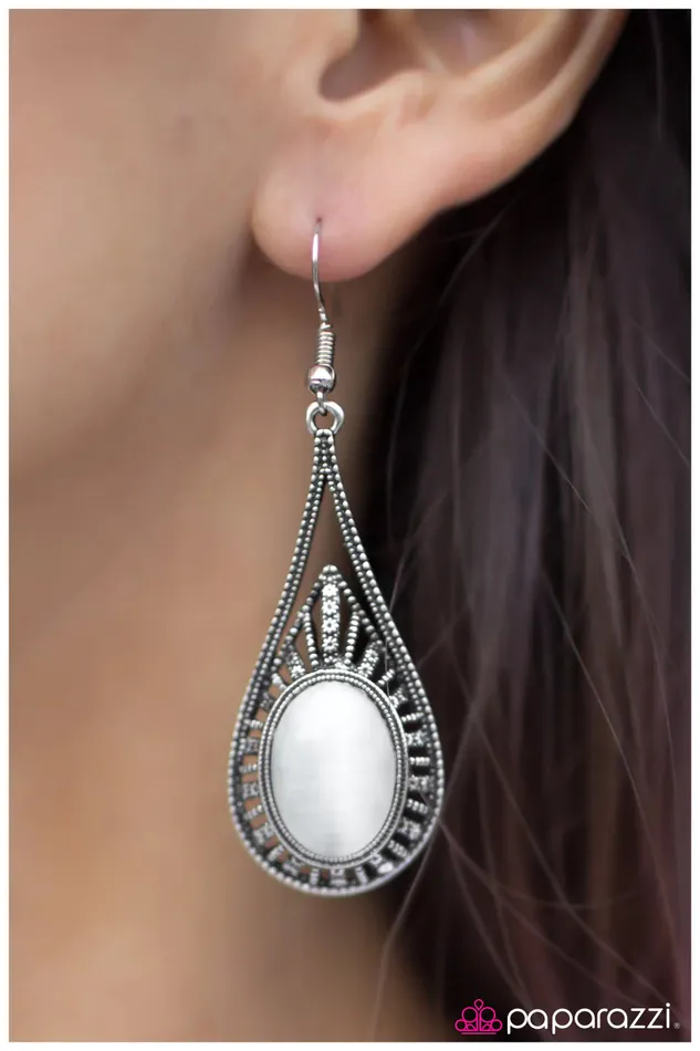 Earrings Paparazzi Jewelry Paparazzi Earring Silver Spoons White