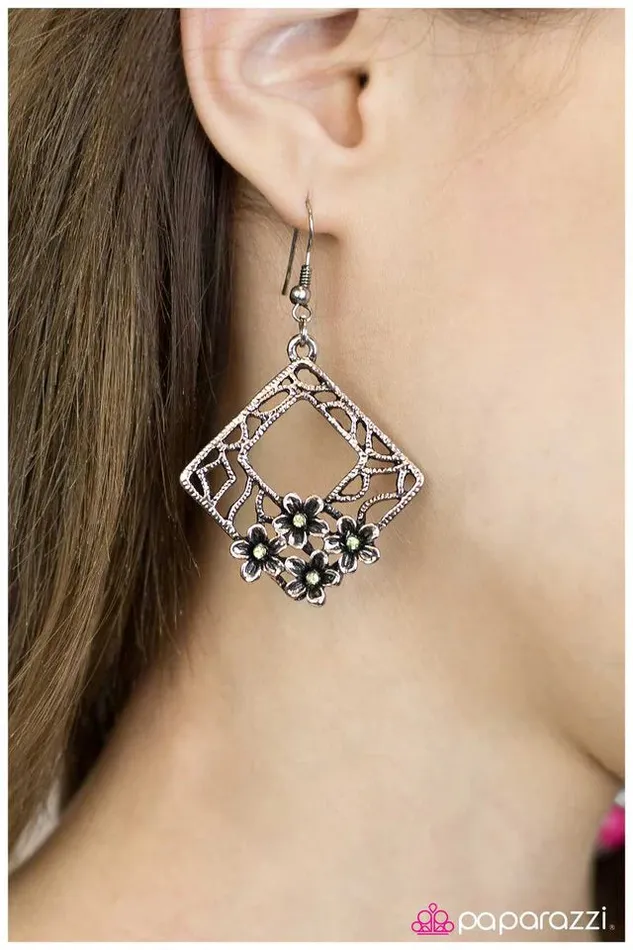 Earrings Paparazzi Jewelry Paparazzi Earring Window Shopping Green