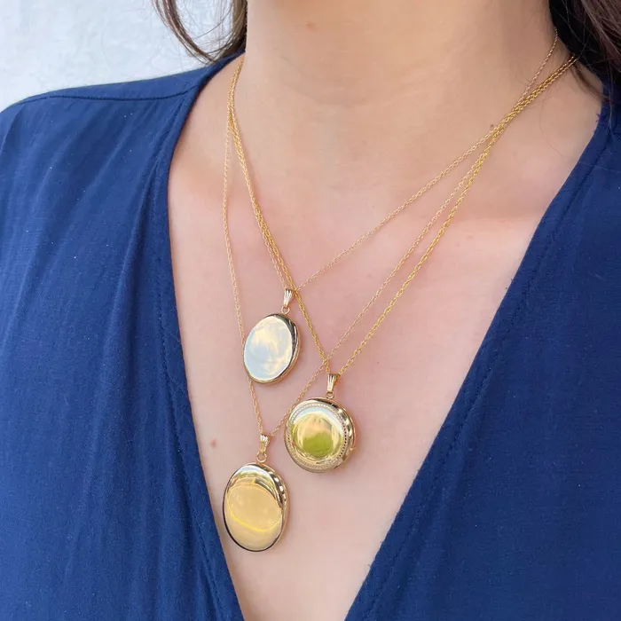 Necklaces Croghans 14K Yellow Gold 20x25mm Oval Locket Necklace