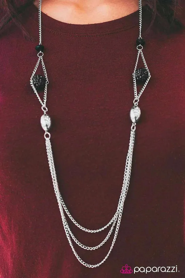 Necklaces Paparazzi Jewelry Paparazzi Necklace Feelin Festive Black