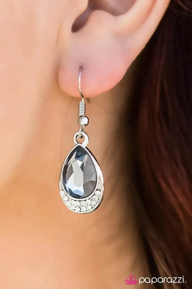 Paparazzi Earring Ocean Cruise Silver Paparazzi Jewelry Earrings