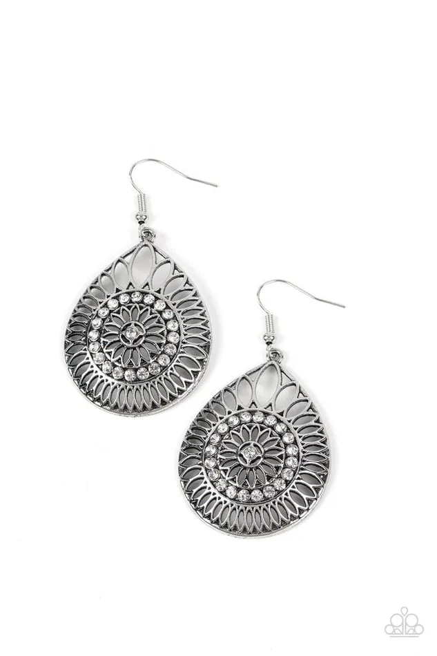 Paparazzi Earring Summer Sojourn White Paparazzi Jewelry Earrings Paparazzi Earring Summer Sojourn White Paparazzi Jewelry Earrings