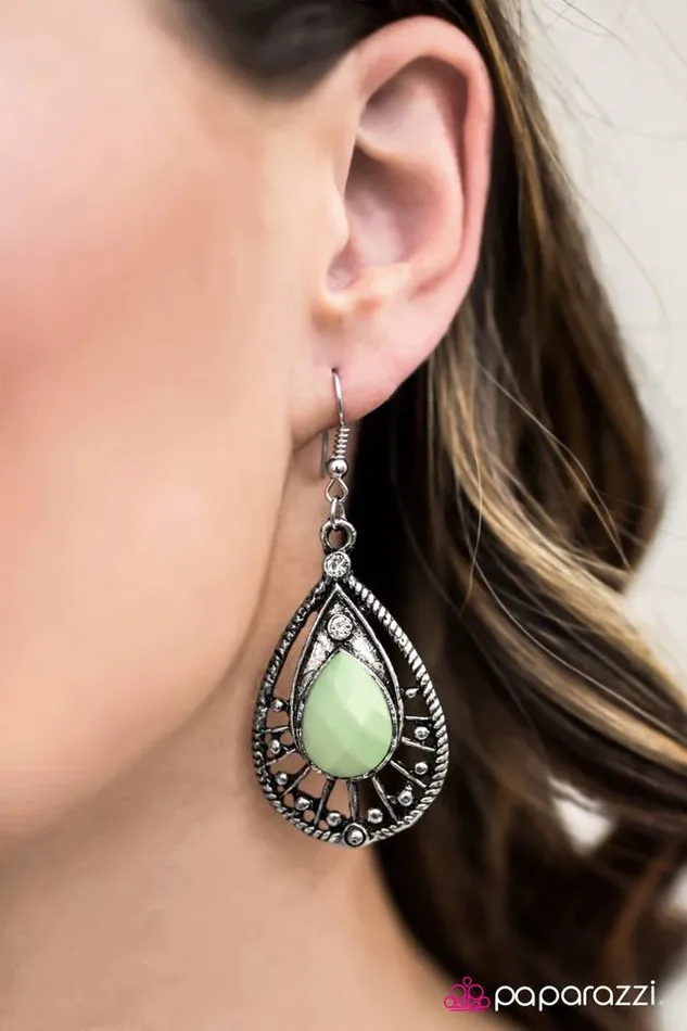 Paparazzi Jewelry Earrings Paparazzi Earring Colorcopia Green