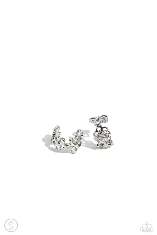 Paparazzi Jewelry Earrings Paparazzi Earring Daisy Debut Silver