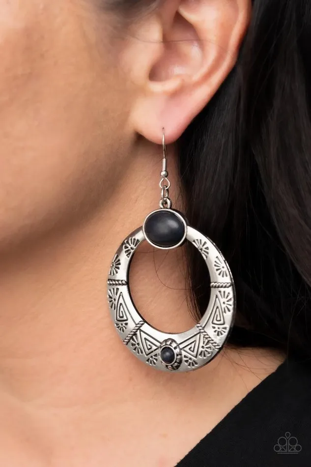 Paparazzi Jewelry Earrings Paparazzi Earring Garden Glyphs Black