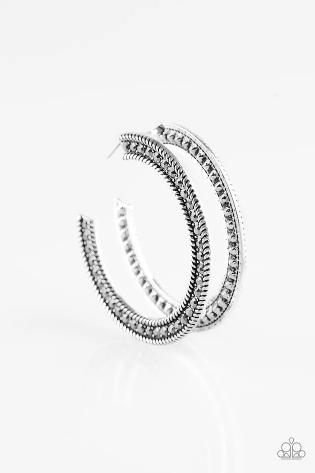 Paparazzi Jewelry Earrings Paparazzi Earring HAUTE Mama Silver