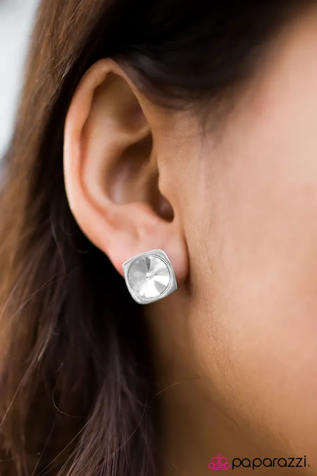 Paparazzi Jewelry Earrings Paparazzi Earring Keep On Sparkling White