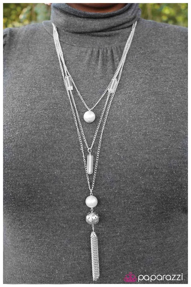 Paparazzi Jewelry Necklaces Paparazzi Necklace Cascading Elegance White