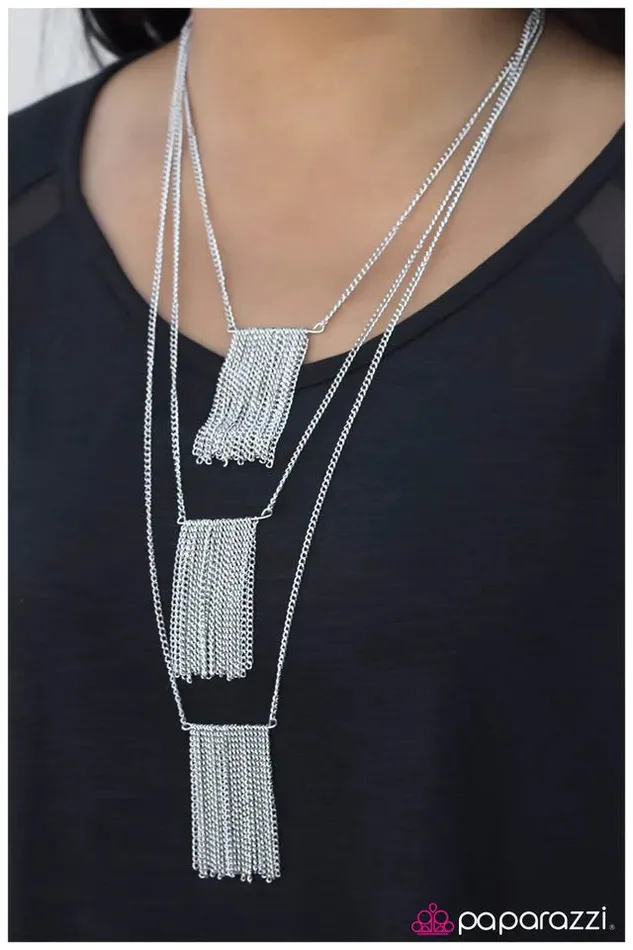 Paparazzi Jewelry Necklaces Paparazzi Necklace Everything Falls Into Place Silver