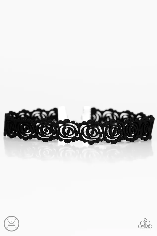 Paparazzi Jewelry Necklaces Paparazzi Necklace Feeling FLEURty Black