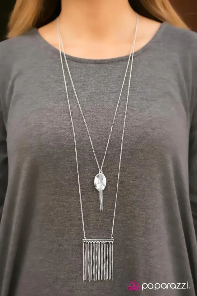 Paparazzi Jewelry Necklaces Paparazzi Necklace Long Way Down Silver