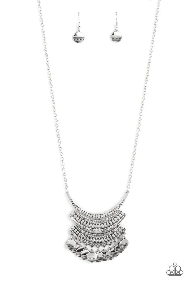 Paparazzi Jewelry Necklaces Paparazzi Necklace Under the EMPRESSion Silver