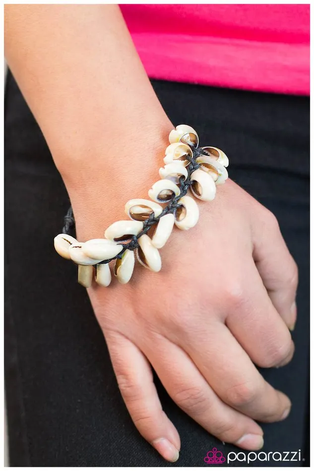 Paparazzi Jewelry Paparazzi Bracelet I Am So SHORE White Bracelets