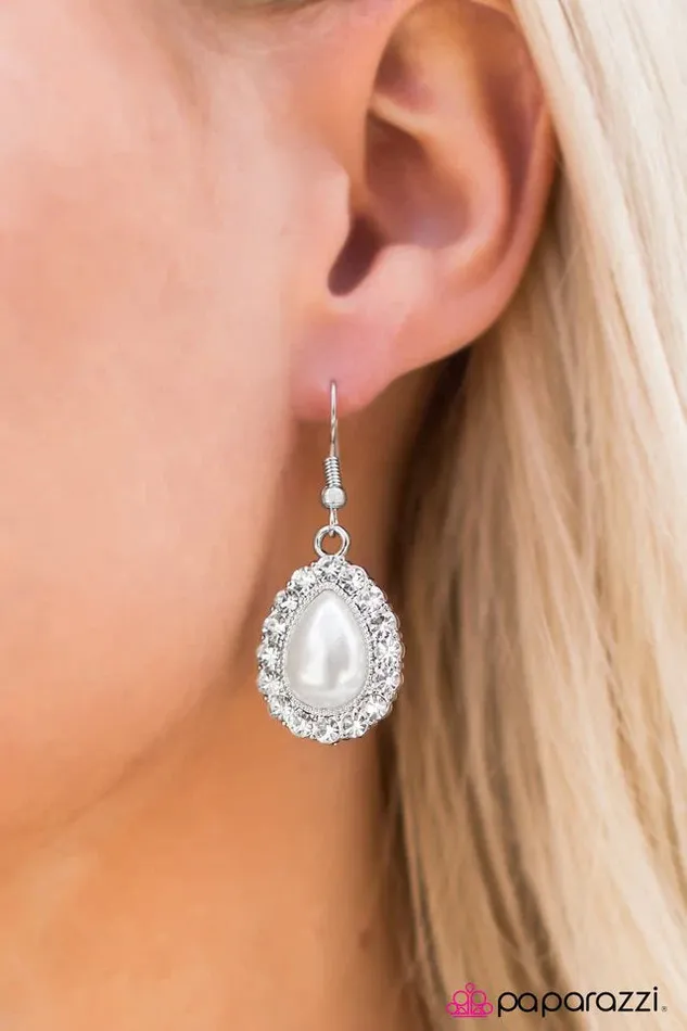 Paparazzi Jewelry Paparazzi Earring Party Till Dawn White Earrings