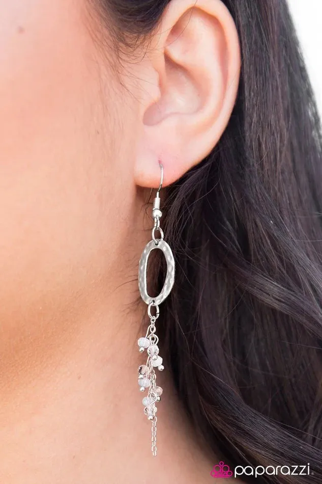 Paparazzi Jewelry Paparazzi Earring Sweep Me Off My Feet White Earrings
