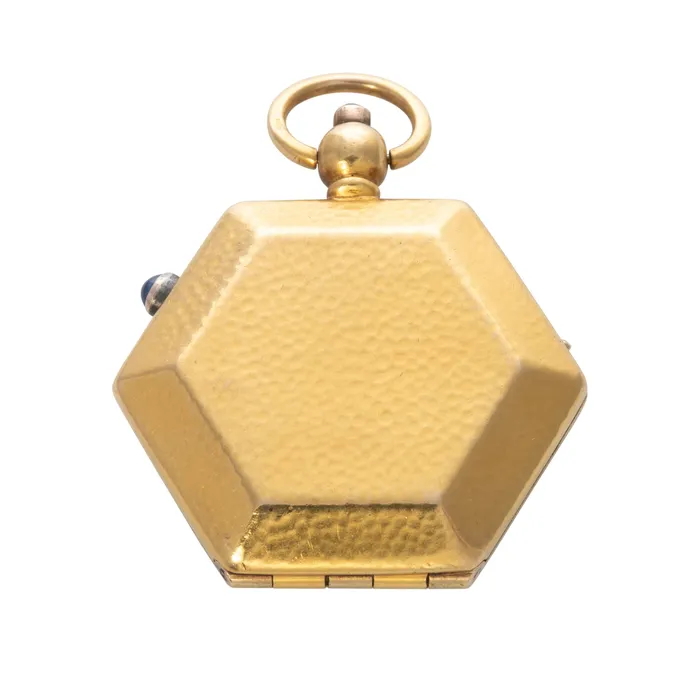 PreStyled Sets Croghans Art Deco Sapphire Hammered 14K Yellow Gold Compact Pendant