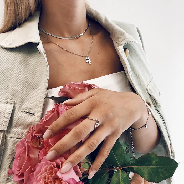 Hey Happiness Pretty Leaf Necklace Silver Necklaces Hey Happiness Pretty Leaf Necklace Silver Necklaces