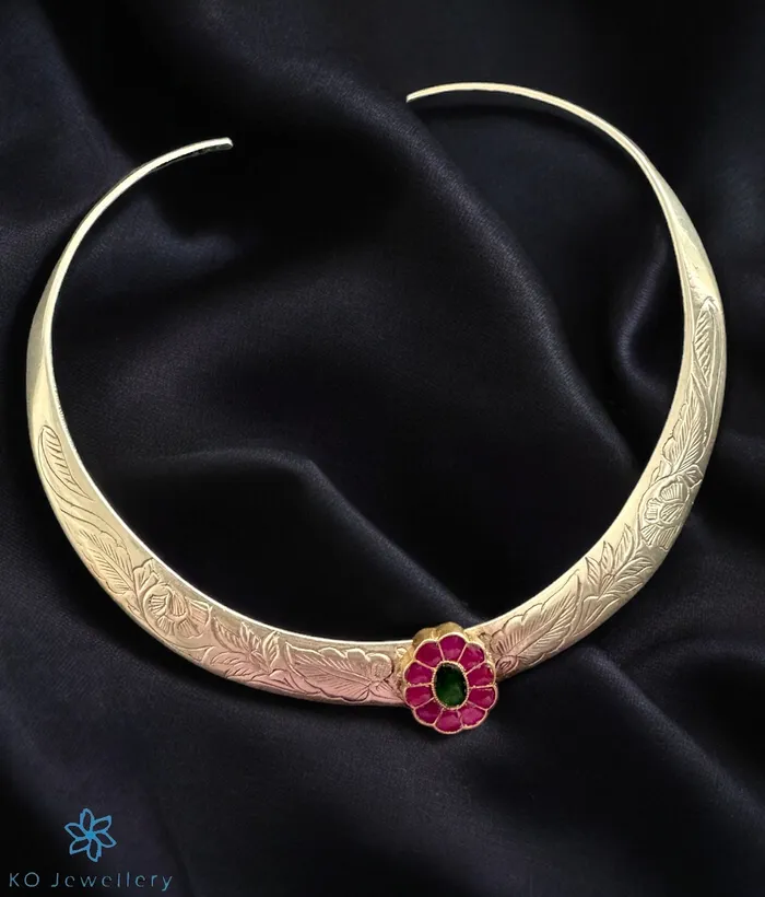 Necklaces Kundan The Aachal Silver Antique Hasli Necklace