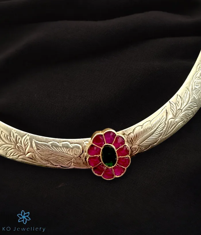 Necklaces Kundan The Aachal Silver Antique Hasli Necklace