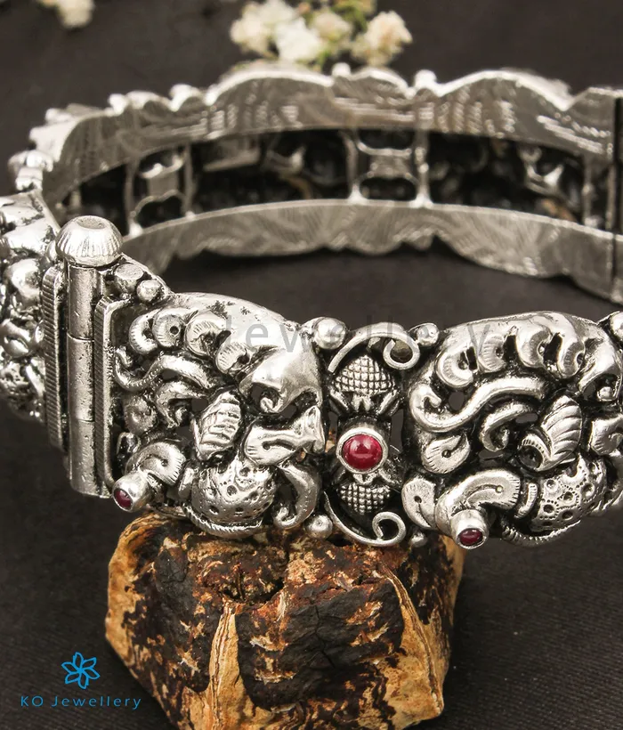 Silversmith Bracelets The Vrsala Silver Peacock Bracelet OxidisedSize 22242628