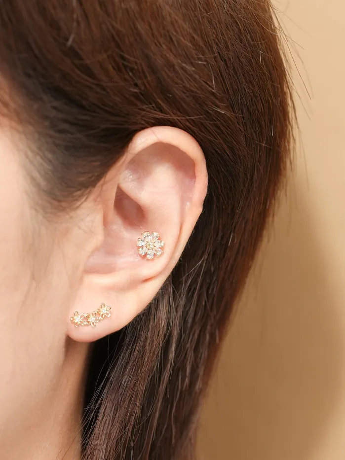 14K Gold Daily Shine Daisy Cartilage Earring 20G MinimalBijoux Earrings