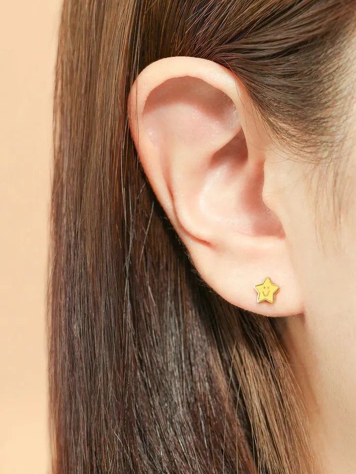 Earrings MinimalBijoux 14K Gold Twinkle Little Star Cartilage Earring 20G