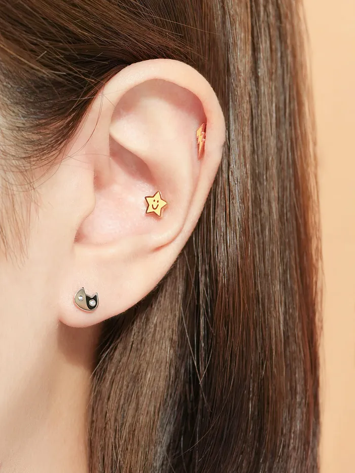 Earrings MinimalBijoux 14K Gold Twinkle Little Star Cartilage Earring 20G