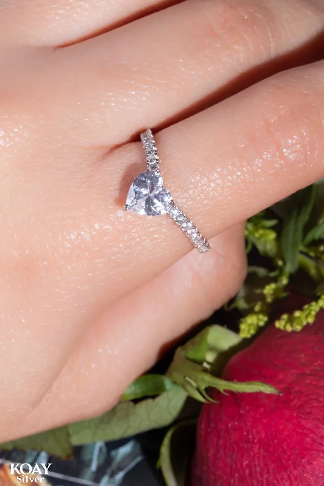 KOAY Silver Store Rings Zircon Single Heart Ring