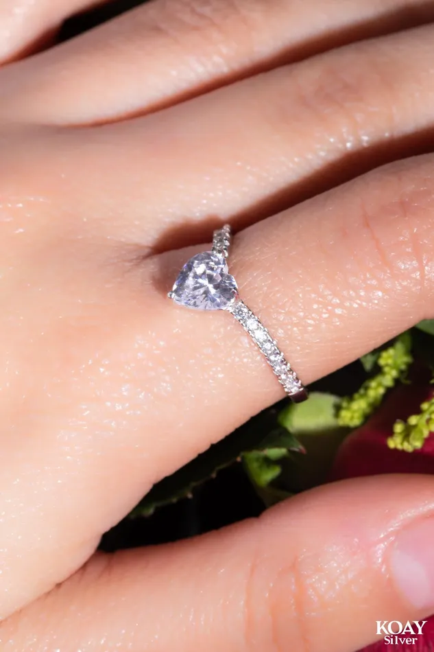 KOAY Silver Store Rings Zircon Single Heart Ring