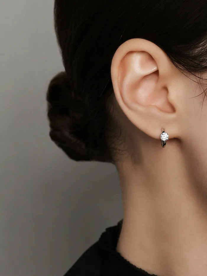 MinimalBijoux Earrings 14K 18K Gold Moissanite Round Cartilage Hoop Earring