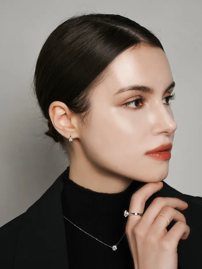 MinimalBijoux Earrings 14K 18K Gold Moissanite Round Cartilage Hoop Earring