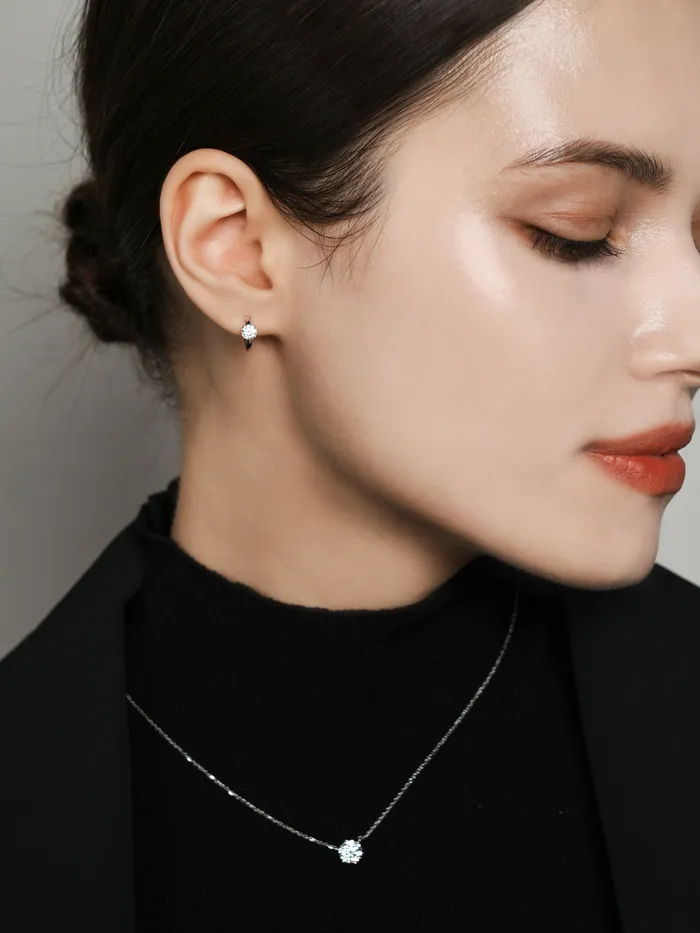 MinimalBijoux Earrings 14K 18K Gold Moissanite Round Cartilage Hoop Earring