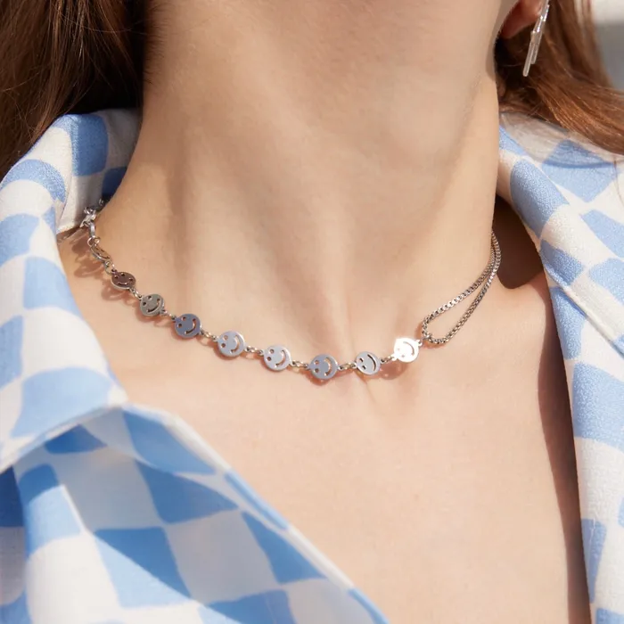 Necklaces shopsnackbreak Smiley Necklace in Silver