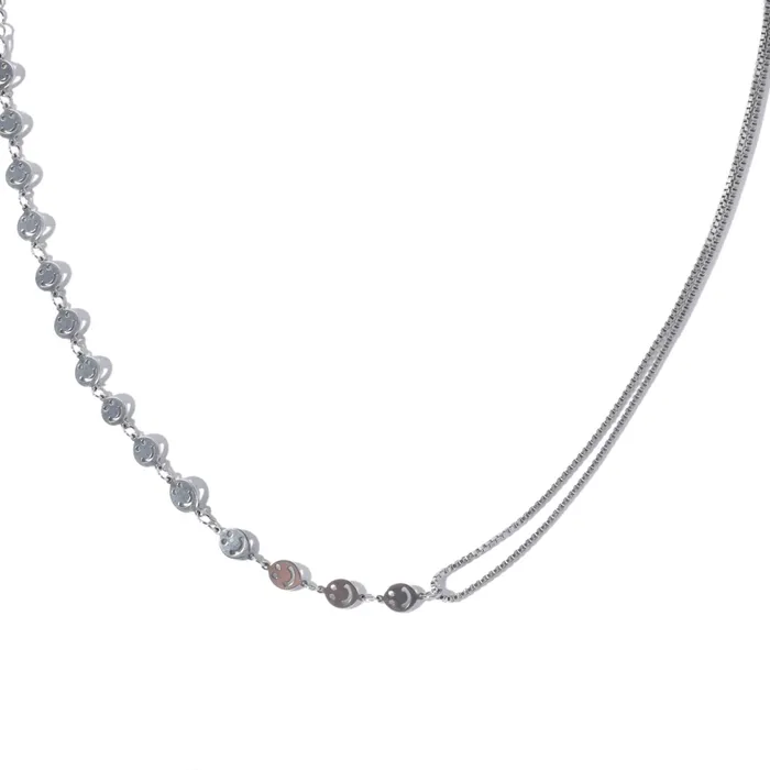 Necklaces shopsnackbreak Smiley Necklace in Silver