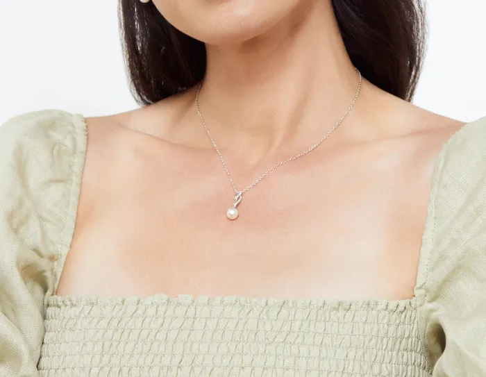 Necklaces SPT Freshwater Pearl Diamond Flame Pendant