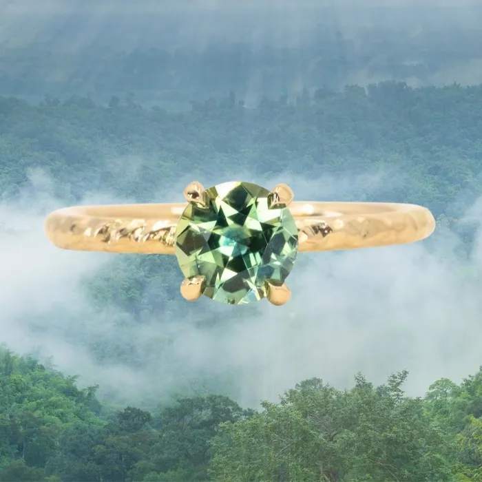 PreStyled Sets CALEB QUASHEN 108ct Round Parti Madagascar Untreated Sapphire Evergreen Carved Solitaire in 18k Yellow Gold PreStyled Sets CALEB QUASHEN 108ct Round Parti Madagascar Untreated Sapphire Evergreen Carved Solitaire in 18k Yellow Gold