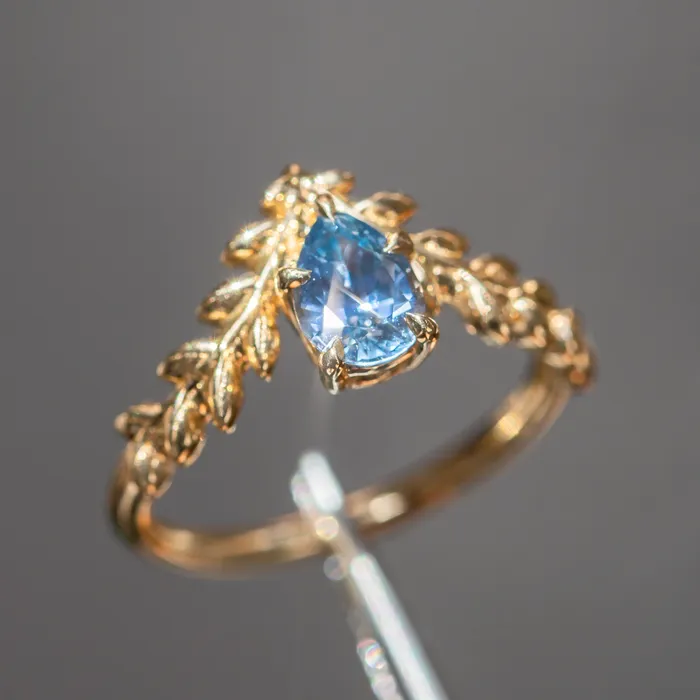 Rings Anueva Jewelry 085ct Blue Pear Sapphire Pointed Vine Prong Set Ring in 14k yellow gold