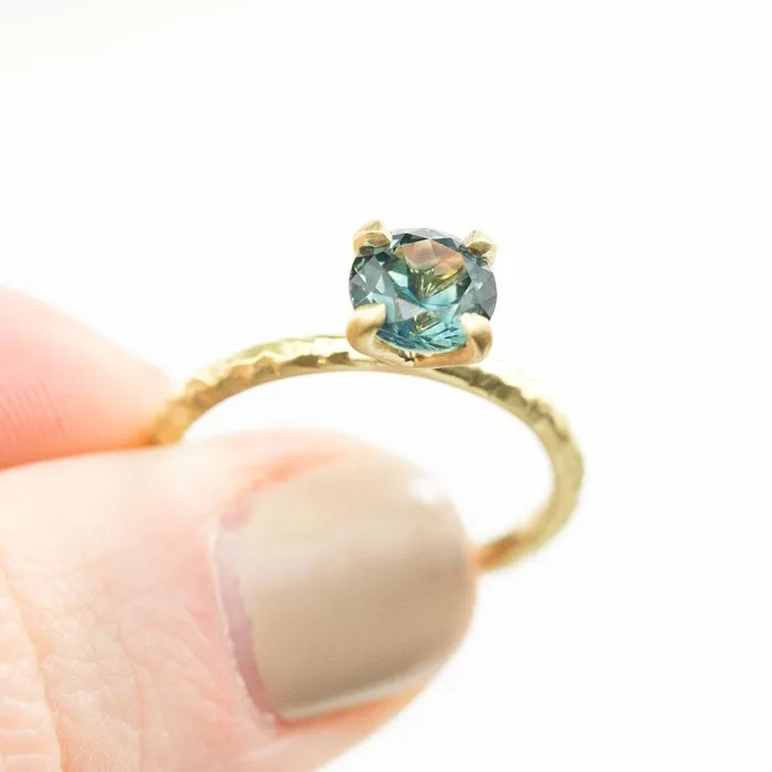 Rings Anueva Jewelry 142ct Round Montana Sapphire in 18k Yellow Gold Evergreen Solitaire Engagement Ring