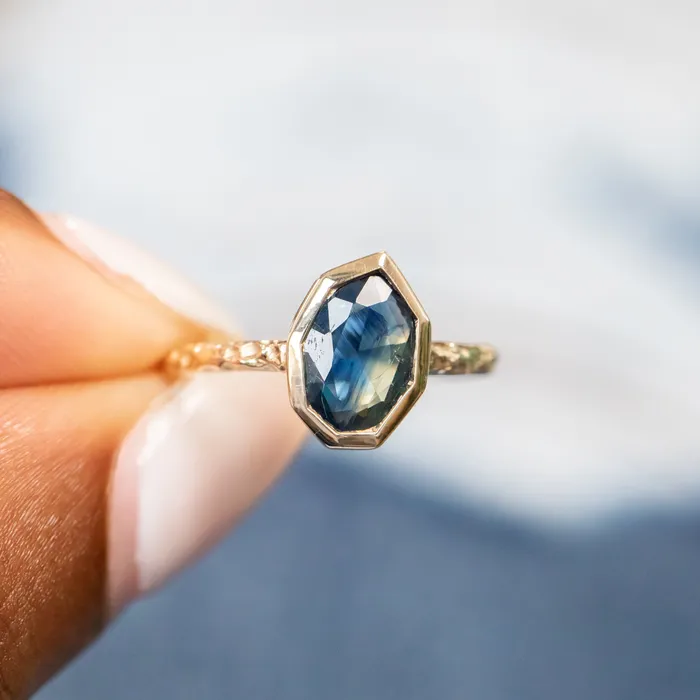 Rings Discovery Gems 116ct Geo Slice Blue Sapphire Evergreen Low Profile Bezel Solitaire Ring in 14k Yellow Gold