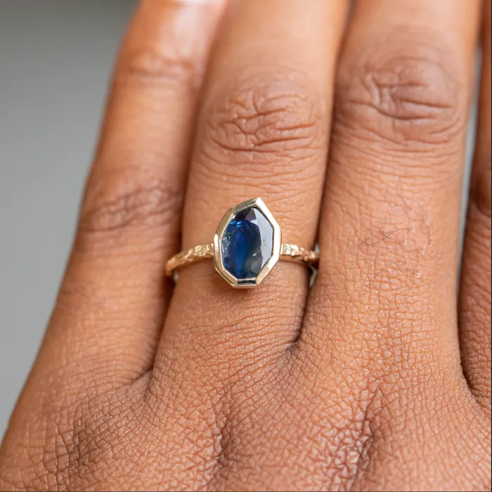 Rings Discovery Gems 116ct Geo Slice Blue Sapphire Evergreen Low Profile Bezel Solitaire Ring in 14k Yellow Gold
