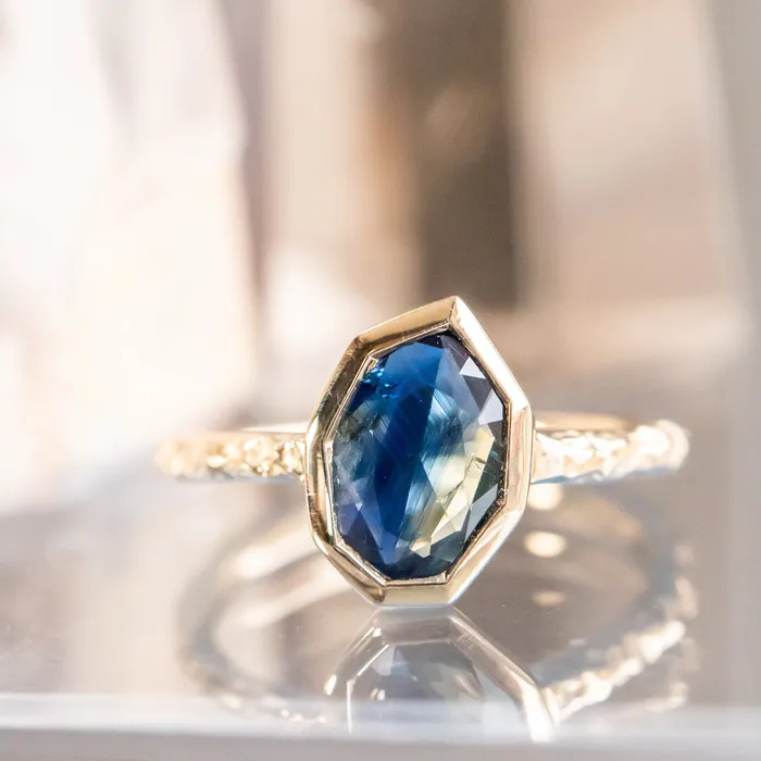 Rings Discovery Gems 116ct Geo Slice Blue Sapphire Evergreen Low Profile Bezel Solitaire Ring in 14k Yellow Gold