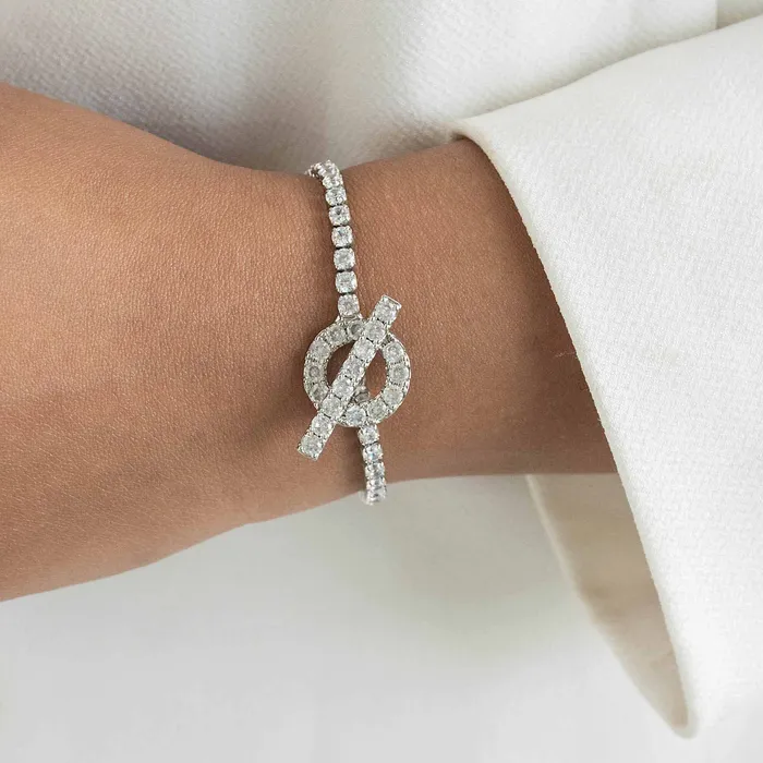 Upakarna Doggle Clasp Diamond Tennis Bracelet Bracelets