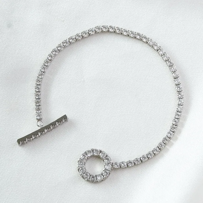 Upakarna Doggle Clasp Diamond Tennis Bracelet Bracelets